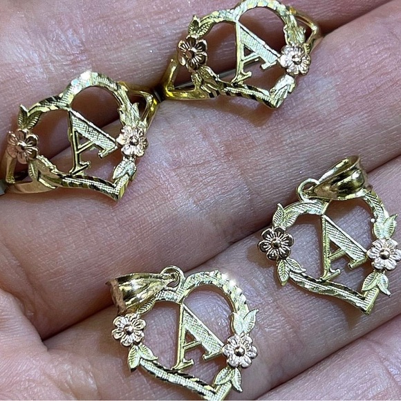 New Solid 14K Gold Initial Heart Ring Letter L all initials are available - Picture 3 of 9